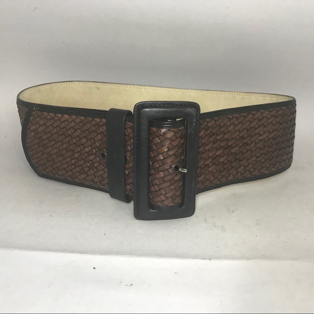 Banana Republic Leather weave Wide M